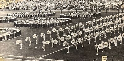 [Музей спорта] Крупноформатная фотография &laquo;Детский праздник&raquo;. СССР, 1960-е гг. Фотограф М. Бе… 
