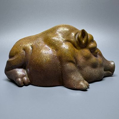 &laquo;Свинья&raquo;. Россия, СУ, нач. ХХ в. Керамика, рельеф, глазури, люстр. Скульптурная композиция 