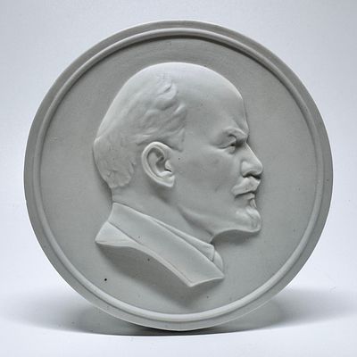 Плакетка &laquo;В.И. Ленин&raquo;. СССР, ЛФЗ, 1970-е гг. Бисквит. Плакетка / барельеф &laquo;В.И. Ленин&raquo;. СССР 