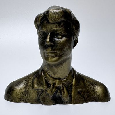 &laquo;Сергей Есенин&raquo;. СССР, 1970-е гг. Силумин, тонировка. Бюст &laquo;Сергей Есенин&raquo;. СССР, 1970-е гг. 