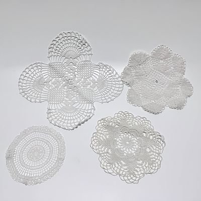 Салфетки, вязанный крючком. 4 шт. СССР, 1970-е гг. 
Размер: 26х27 см.; 19х18 см.; диаметр – 16 