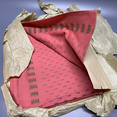 Отрез ткани. СССР, 1970-е гг. Бязь. В упаковочной бумаге магазина. 
№ 403.