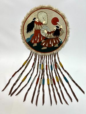 Панно &laquo;Шаманы&raquo;. Аппликация на оргалите: натуральная замша, натуральная кожа, мех (олений?). 