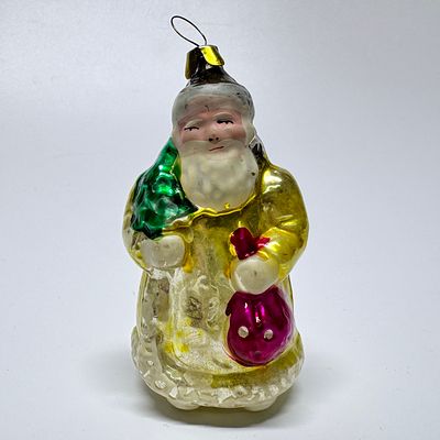 Елочная игрушка &laquo;Дед Мороз&raquo;. СССР, 1960-1970-е гг. Стекло, роспись. 
Высота – 8,5 см. 
№ 