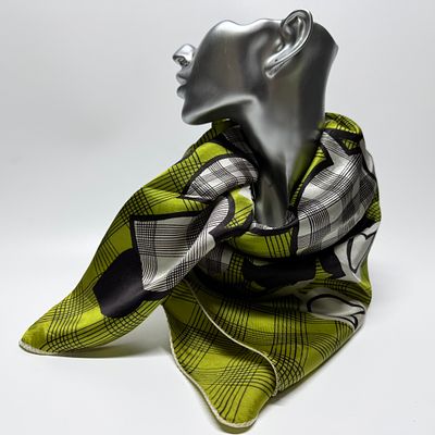 Платок. Европа, 1960-е гг. Атлас. 
Размер: 75х70 см. 
№ 50 ВА