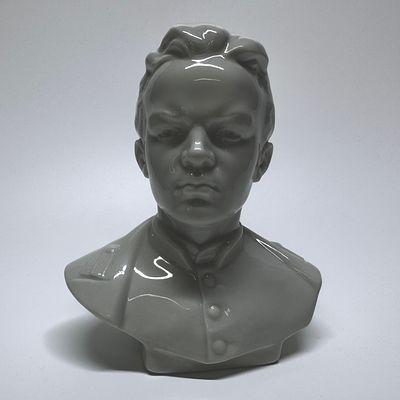 &laquo;Юный Ленин (Ульянов)&raquo;. СССР, 1960-1970-е гг. Фарфор (бельё). Бюст &laquo;Юный Ленин (Ульянов)&raquo;. СССР 