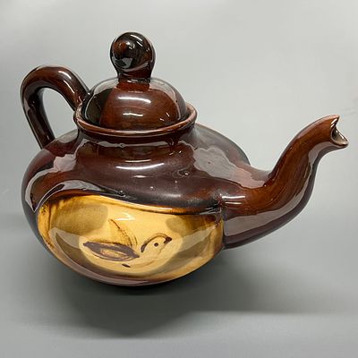 Чайник большой &laquo;Птица&raquo;. СССР, Гжель, 1989 г. Автор: Н.Н. Богданова. Керамика. Чайник большой 