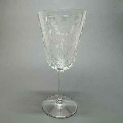 Бокал. Европа, XIX век. Стекло, гравировка. 
Размер: высота – 17,5 см.; диаметр верха – 8 см.; 