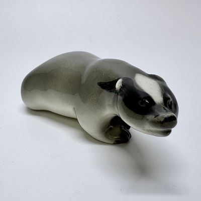 &laquo;Барсук&raquo;. СССР, ЛФЗ, 1950-е гг. Автор модели Б.Я. Воробьев, автор росписи И.И. Ризнич. Фарфор 