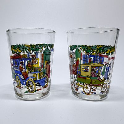 Стаканы &laquo;Городские пейзажи&raquo;. 2 шт. Франция, 1970-е гг. Стекло, печать. 
Высота – 8,5 см.