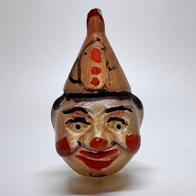 Елочная игрушка &laquo;Клоун&raquo;. Европа, 1900-е гг. Стекло, роспись. 
Высота – 9 см. Осыпи краски (см. 