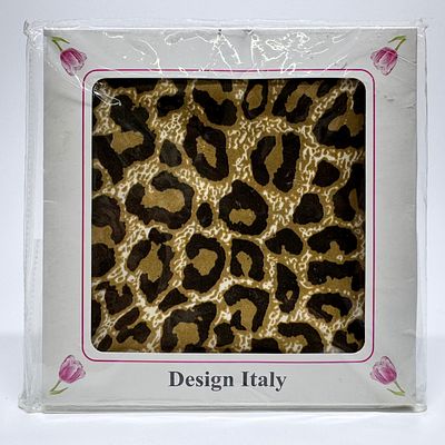 Платок &laquo;Леопард&raquo;. Китай, 2023 г. Шелк, вискоза. 
Размер: 50х70 см.