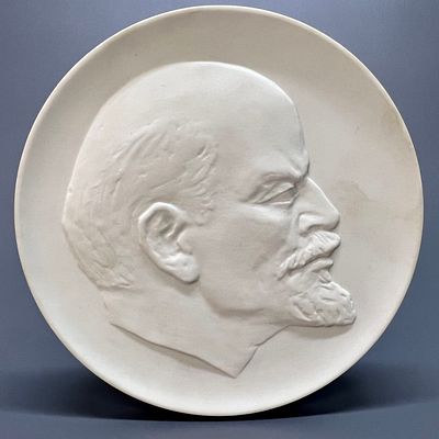 Плакетка &laquo;Ленин&raquo;. Германия, Мейсен, ХХ в. Бисквит. Агитационная плакетка &laquo;Ленин&raquo;. Германия 