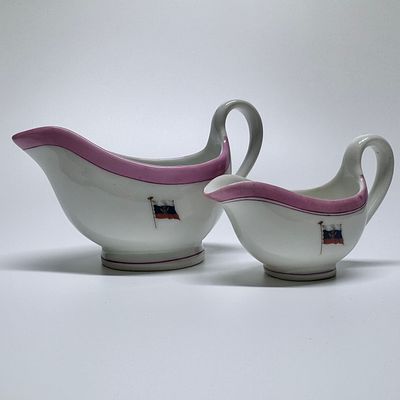 Соусники &laquo;Флаги&raquo;. Россия, СПб, з-д бр. Корниловых, 1884-1917-е гг. Фарфор, крытьё, деколь (флаги). 