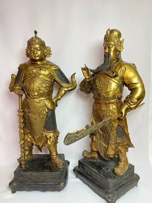 Китайские статуэтки бронзовые парные большие Воин Дракон Гуань Гун GuanYu Воин Держите Меч.