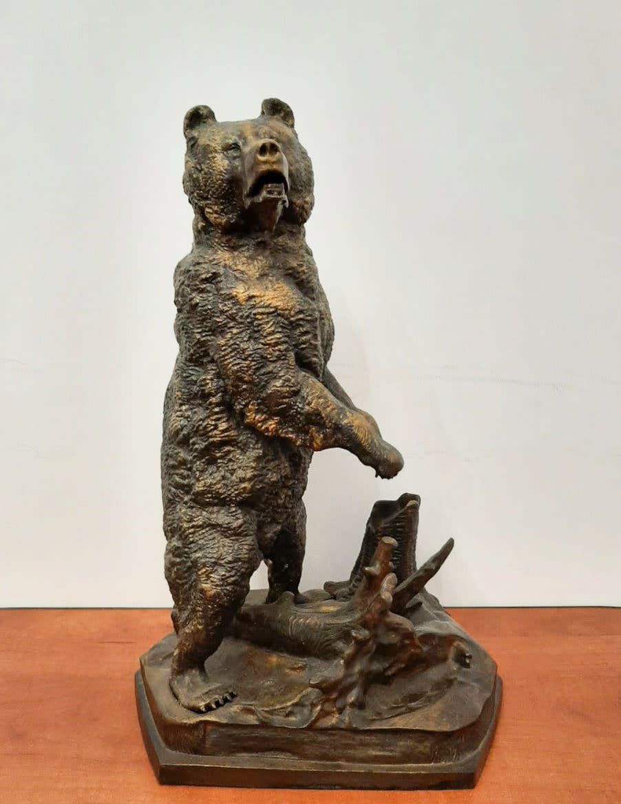 Скульптура кабинетная "Медведь на задних лапах" /Лисинский медведь/ скульптор Либерих, чугун 