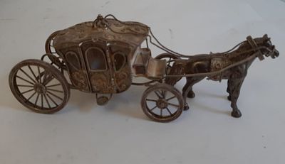 КАРЕТА серебро 
Проба 800 
Германия или Австрия 1930-50 годы 
вес 