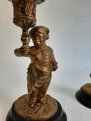 парные подсвечники 
Европа конец 19 века бронза, позолота, размер 18см