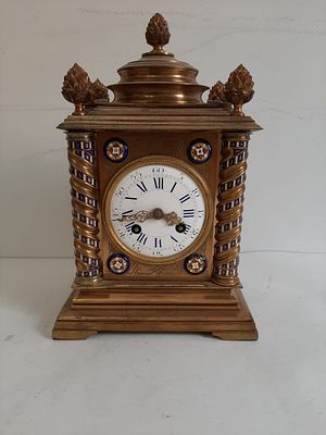 Каретники 19 век, бронза, эмали, в рабочем состоянии, ход точный, размер 17,5*14,5*28см