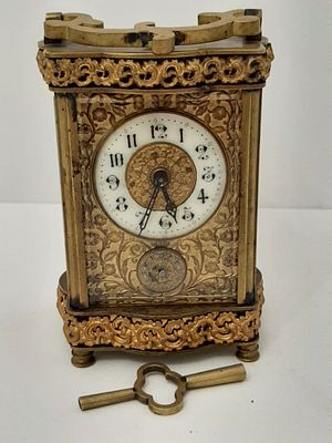 Каретники с будильником, Англия конец 19 века, высота 12см, в хорошем состоянии на ходу,