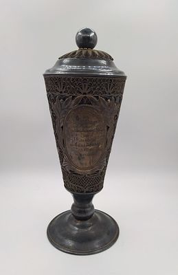 кубок спортивный со сканью 
высота 31 см 
редкость