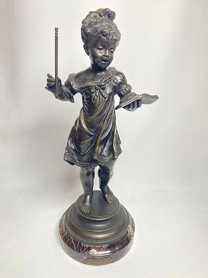 Бронзовая статуэтка на граните &laquo;Девочка дирижер&raquo;. Производство Франция, скульптор -художник 