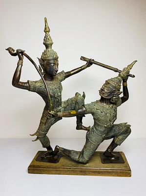 Большая Буддийская бронзовая статуэтка "Битва добра и зла". Материал бронза, литьё, местами 