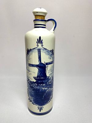 Керамическая бутылка для масла, производство Голландия Delft. Время изготовления середина 