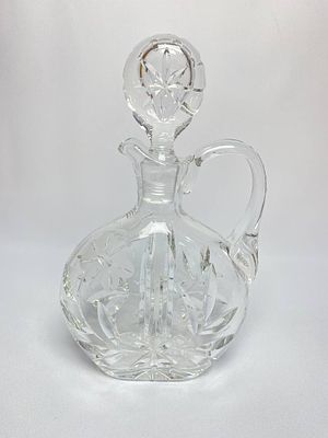 Тяжёлый хрустальный графин ручной резьбой с ручкой. Производство Германия, середина прошлого 