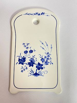 Фарфоровая доска для сыра, производство Бельгия. Время изготовления середина прошлого века. 