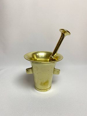 Старинная бронзовая ступка привезённая из Германии. Время изготовления начало прошлого века. 