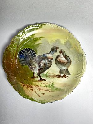 Большая настенная тарелка с изображением пары тетеревов с подписью художника, производство 