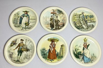 Полная серия настенных декоративных тарелок "Старинные профессии" диаметром- 21,5см. 