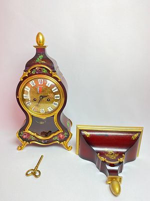 Консольные механические часы с боем. Производство Англия. Время изготовления середина, вторая 