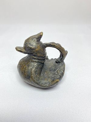 Старинная бронзовая уточка с ручной доработкой, можно использовать как папье-маше (пресс) 