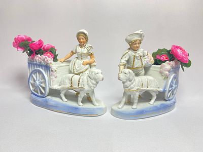Статуэтки- кашпо из бисквитного фарфора. Производство Германии середина ХХ века. Статуэтки в 