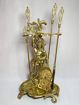 Старинный бронзовый литой каминный набор из 4-х предметов (подставка, совок, щипцы и кочерга). 