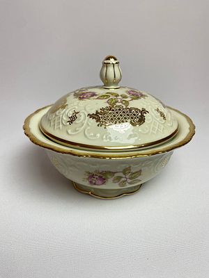 Фарфоровая сахарница с позолотой и тиснением на фарфоре. Производство Германия, мануфактура Zeh 