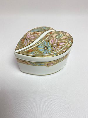 Фарфоровая шкатулка с позолотой, производство Германия мануфактура KAISER серия Dominant 