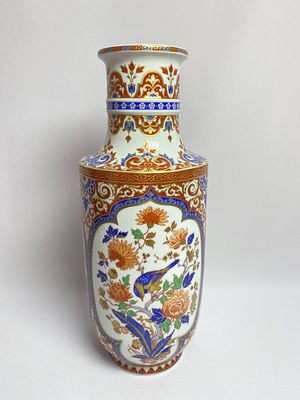 Фарфоровая ваза с чётким рисунком и 22 карата позолоты мануфактура KAISER Германия серия Ming. 