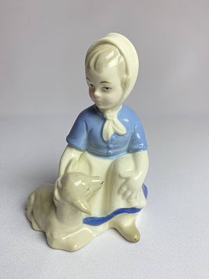 Фарфоровая фигура (статуэтка) "Девочка с овечкой". Германия ГДР Wagner &amp; Apel 1951-1974г. 