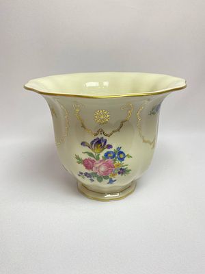 Ваза кашпо с печатью мануфактуры Фюрстенберга Германии и серийным номером. Ваза с ручной 