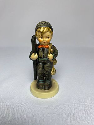 Фарфоровая статуэтка "Трубочист" изображающая мальчика с лестницей, производство Германия 