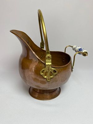 Старинный медный зольник с керамической ручкой ручной работы. Производство Голландия. Время 