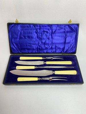 Старинный набор (охотника) для барбекю в родной кофре. Производство Англия. Набор состоит из 5 