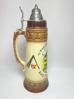 Большая пивная кружка ручной работы с оловянной крышкой производство Австрия. Кружка в отличной 