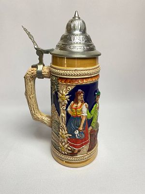 Керамическая пивная кружка ручной работы с оловянной крышкой. Производство Германия, середина 