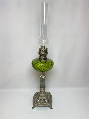 Старинная керосиновая лампа в отличной сохранности. Производство Франция, конец 19 начало 20 