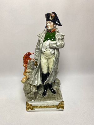 Антикварная фарфоровая статуэтка Наполеон Пожар в Кремле. Производство ГДР, мануфактура 