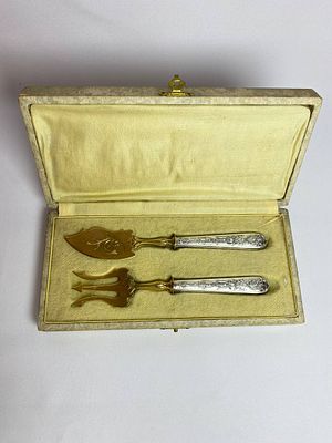 Набор для сервировки стола в родной кофре состоящий из двух предметов. Производство Франция 19 